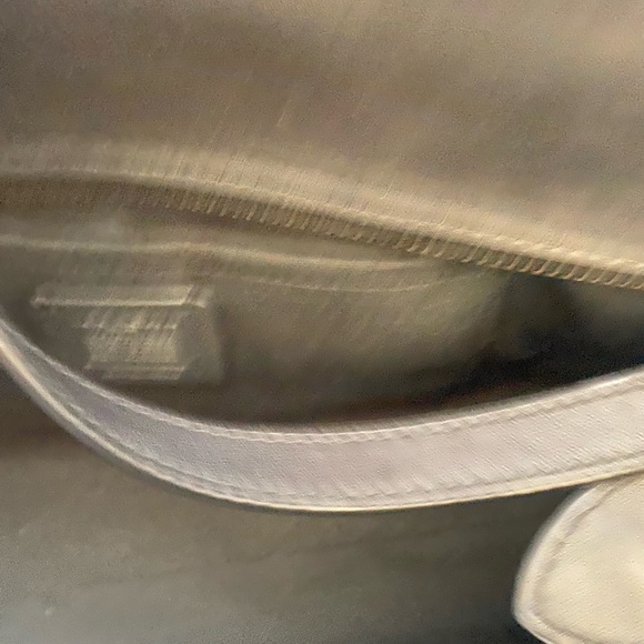 Coach used, - Picture 7 of 9